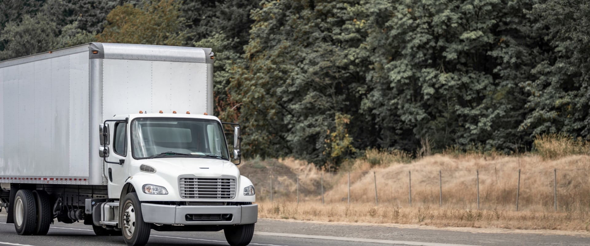 How many locations does budget truck rental have?