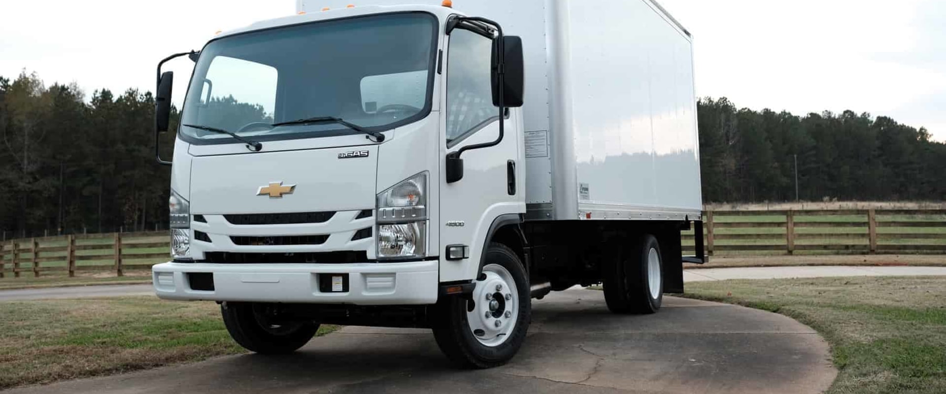 How tall is a 26 ft truck?