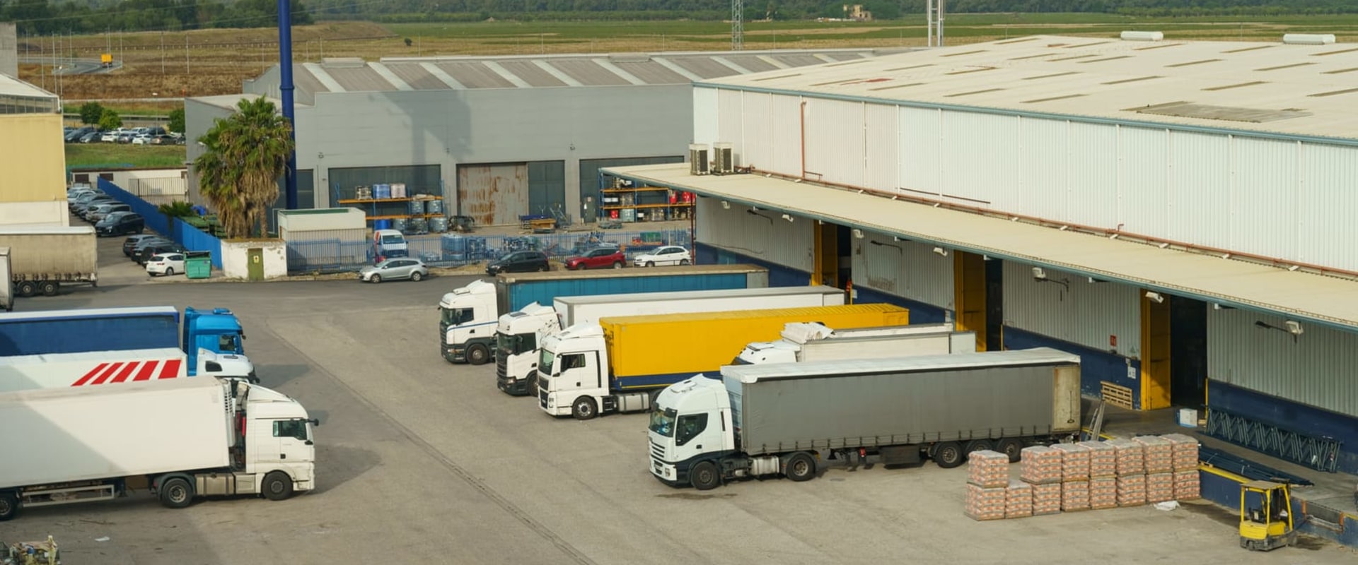 Why Should Truck Rental Companies Prioritize Windshield Replacement Service In London, ON?