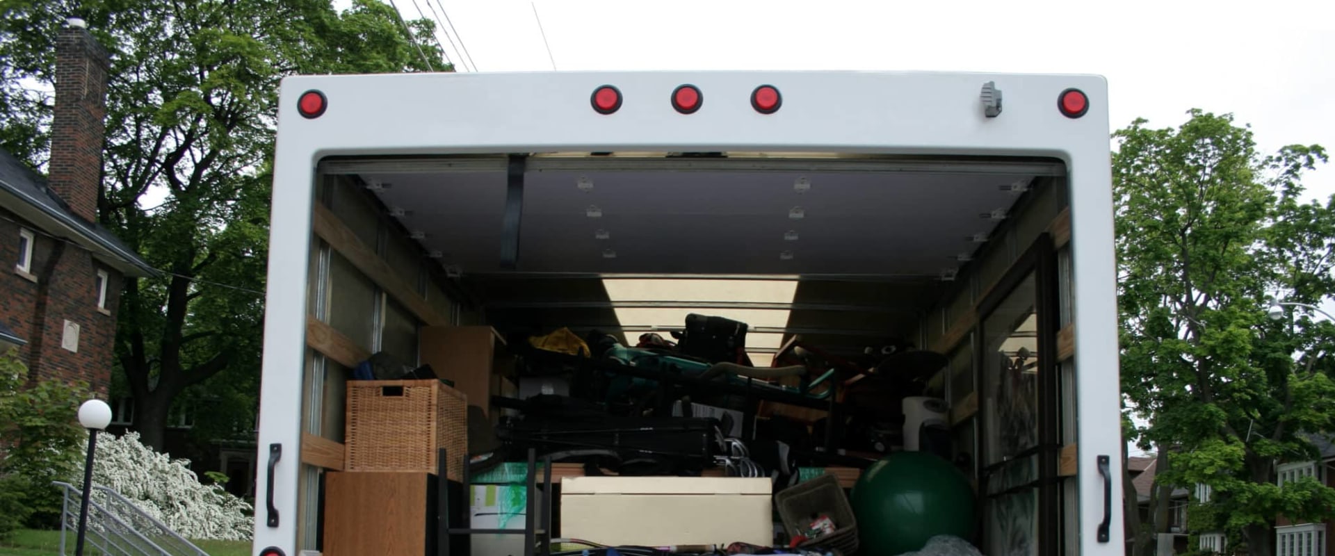 Why Do You Need Storage Service When Renting A Moving Truck?