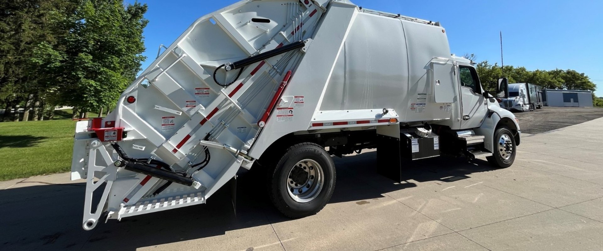 The Safety Side: How Truck Rental Companies Train Staff to Prevent Accidents